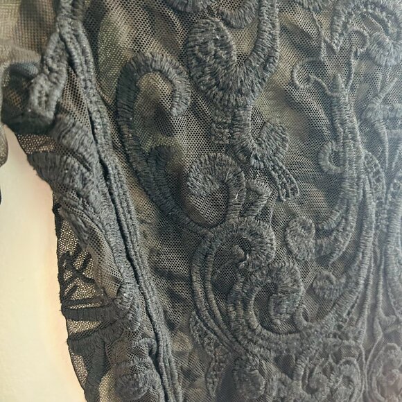 Express Embroidered Mesh Long Sleeve Blouse Womens Size XS Black Lace Sheer - Picture 6 of 10